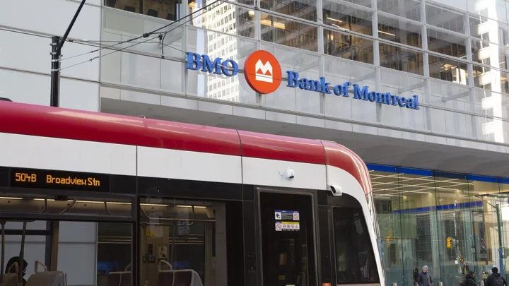 Bank of Montreal Misses Forecast; Loan-Loss Set-Asides Grow