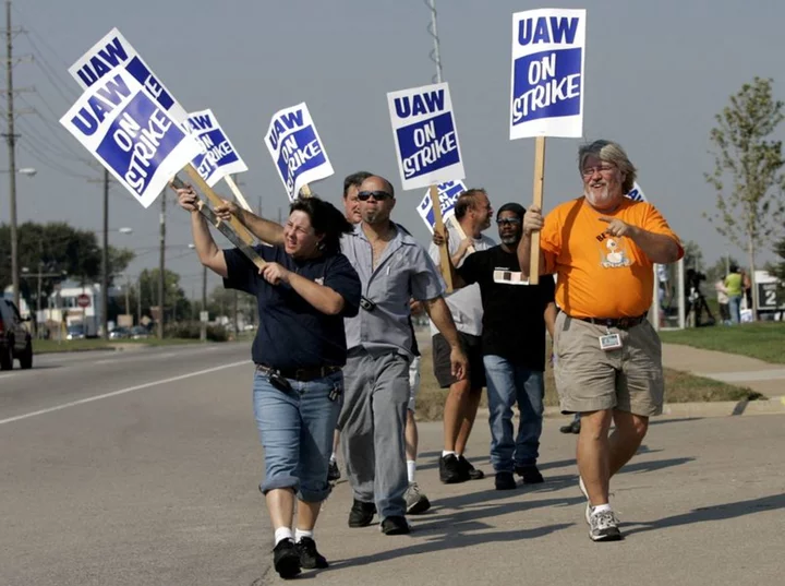 GM makes new offer to UAW, sees movement in all key areas