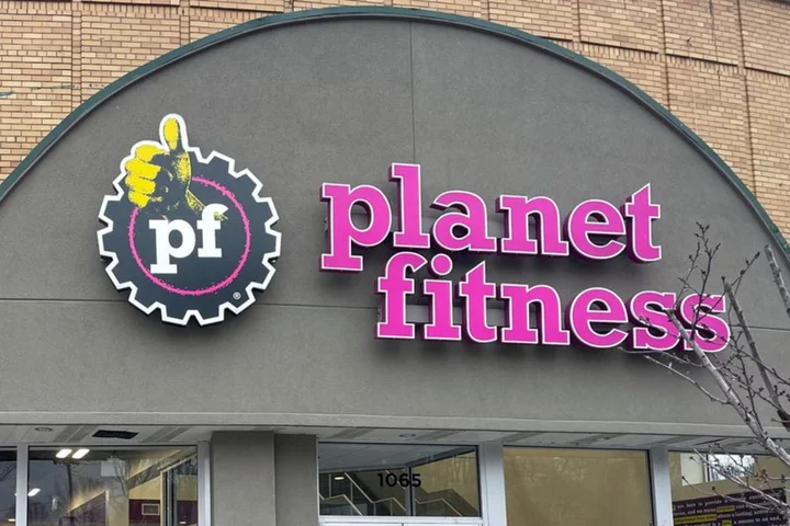 Planet Fitness shares slide after CEO steps down