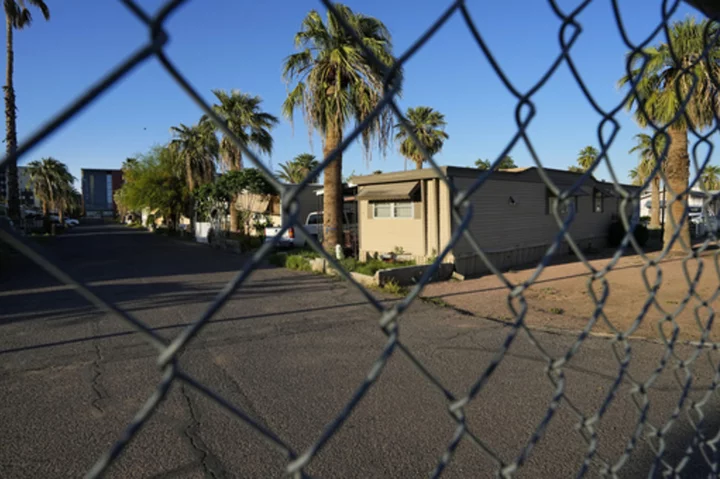 Low-income tenants lack options as old mobile home parks are razed