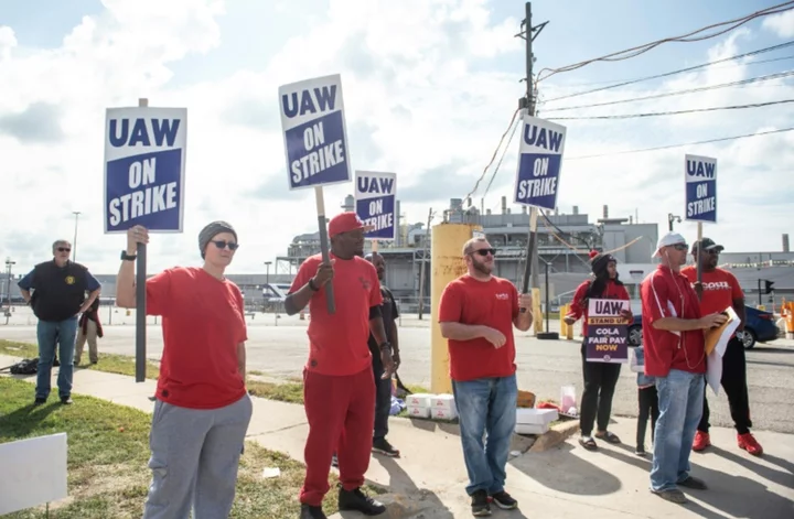 Upbeat mood along picket lines on US auto strike's first day