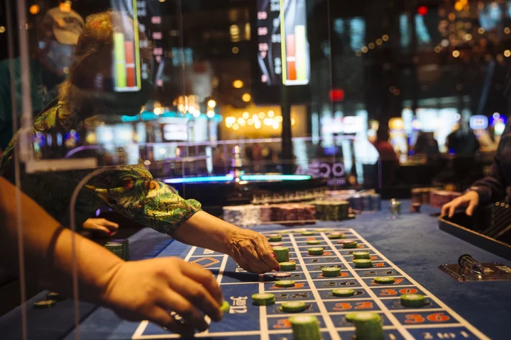 Asia’s Gamblers Cheer Wave of Legalization, Pressuring Macau