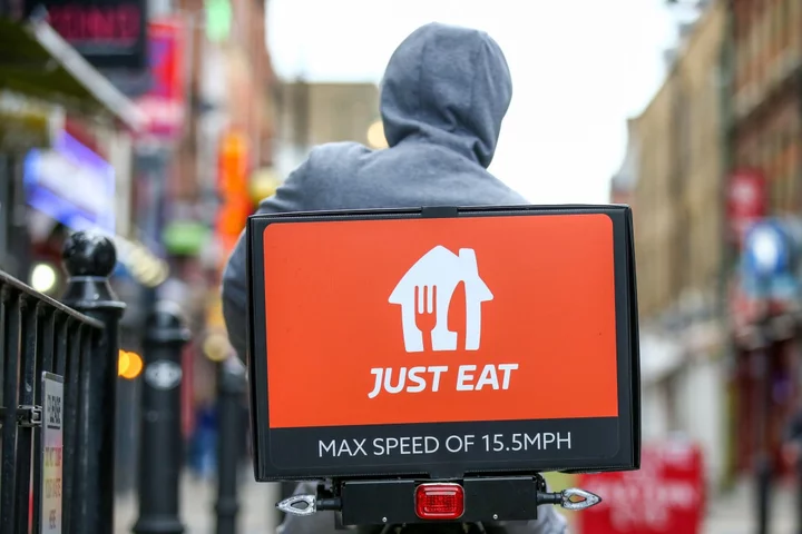 Just Eat’s First-Half Profit Beats Estimates After Cost Cutting