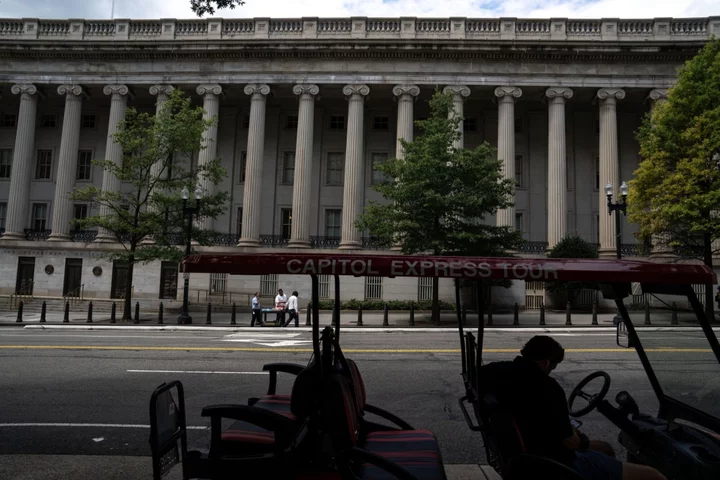 US Treasury Cuts Quarterly Borrowing Estimate to $776 Billion