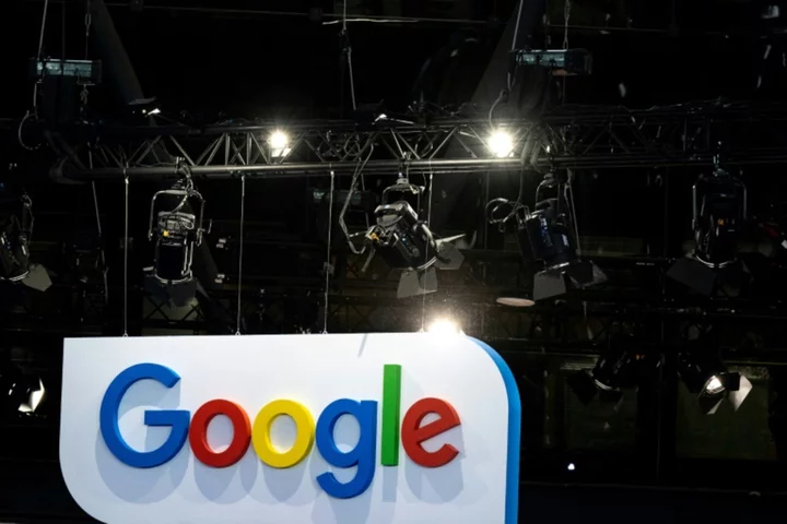 US says Google pays $10 billion a year to dominate search