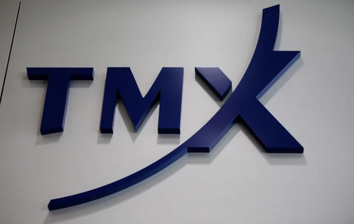 TSX falters at open as financials, materials drag