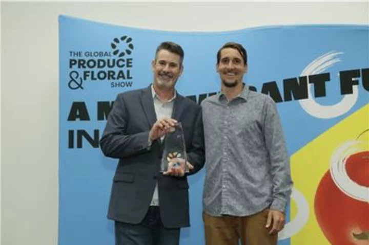 The IFPA Presents Braga Fresh and Agrology with the ‘Science & Technology Circle of Excellence Award’ for Accurately Measuring and Quantifying the Results of Soil Health, Soil Carbon, and Regenerative Agriculture