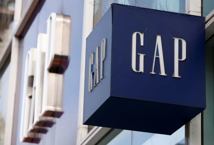 Gap posts smaller first-quarter loss on easing costs, restructuring