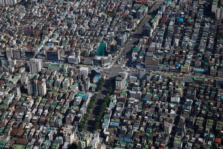 S.Korean house prices fall in April for 11th straight month