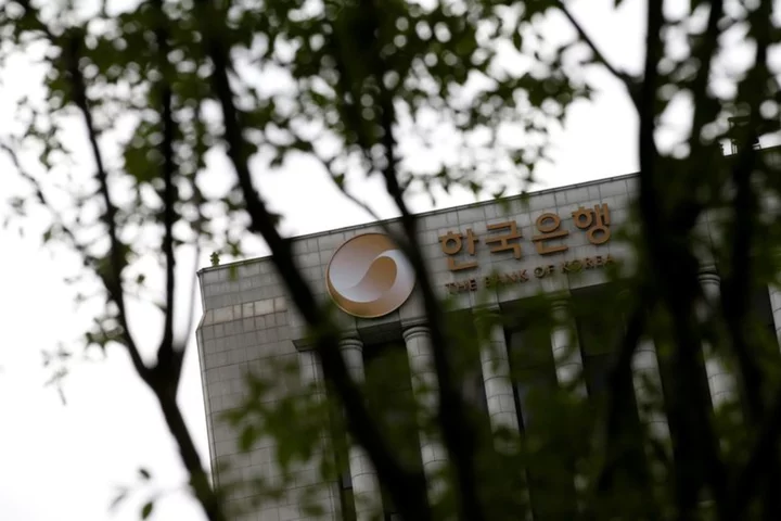 Bank of Korea stands pat for fifth meeting as inflation, growth ease