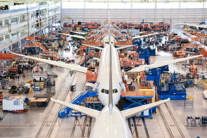 Boeing to temporarily halt 787 production due to Hurricane Idalia