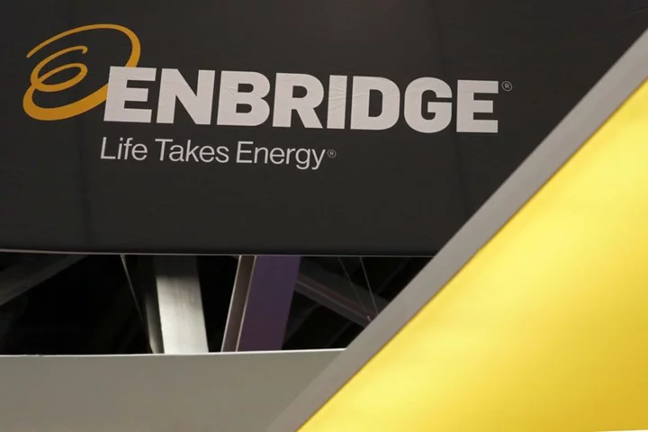 Enbridge slumps on surprise $14 billion bid for gas-powered utilities