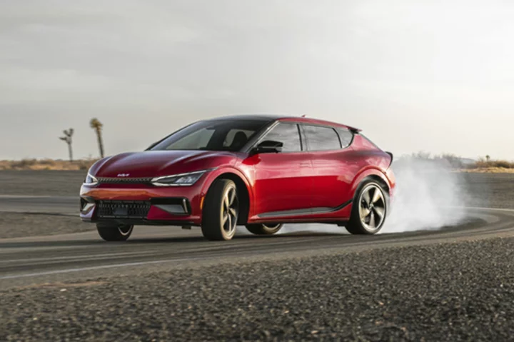 Edmunds Compares: 2023 Kia EV6 GT vs Tesla Model Y Performance