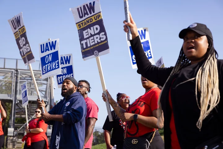 UAW’s Two Weeks Paid Parental Leave Is a Starting Point for Labor