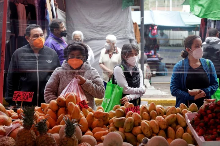 Mexico's inflation slows for 7th fortnight in a row, rates still seen on hold