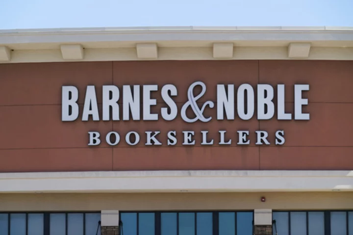 Workers at Barnes & Noble in Manhattan's Union Square vote to unionize, continuing trend