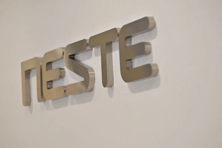 Finland's Neste to cut 400 jobs in cost cutting drive