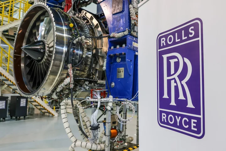 Rolls-Royce Sours on Electric Planes,  Says Hydrogen Needs Time
