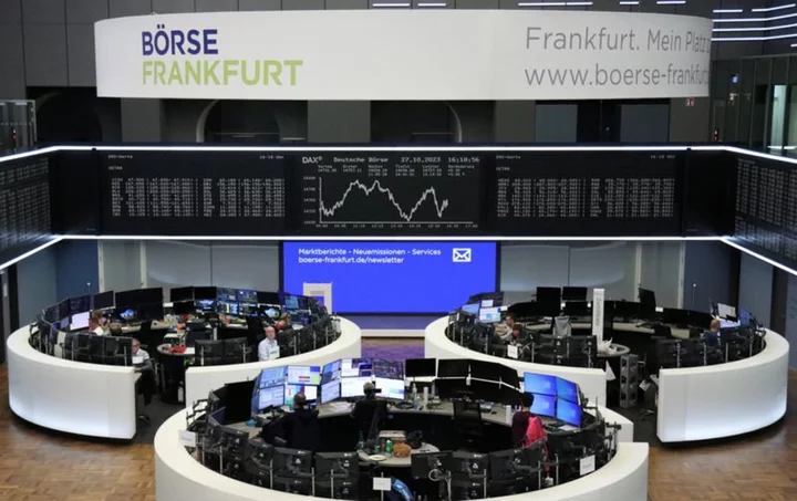 European shares rise on healthcare boost, retreating bond yields