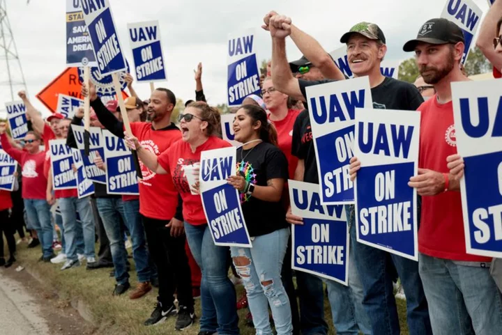 UAW reaches tentative agreement with General Dynamics