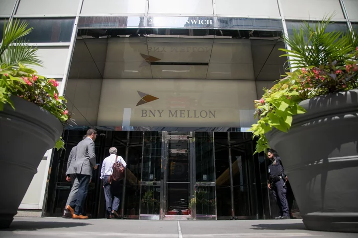 BNY Mellon Slides as Assets Miss, Deposits Decline