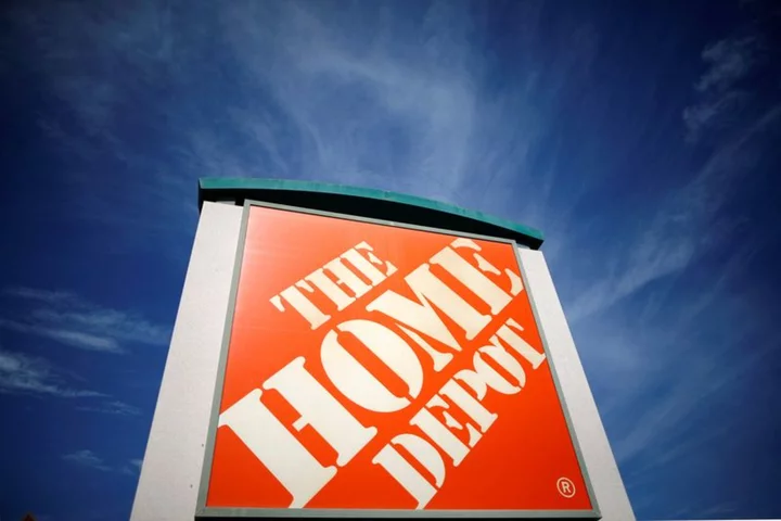 Home Depot posts smaller-than-expected quarterly sales drop