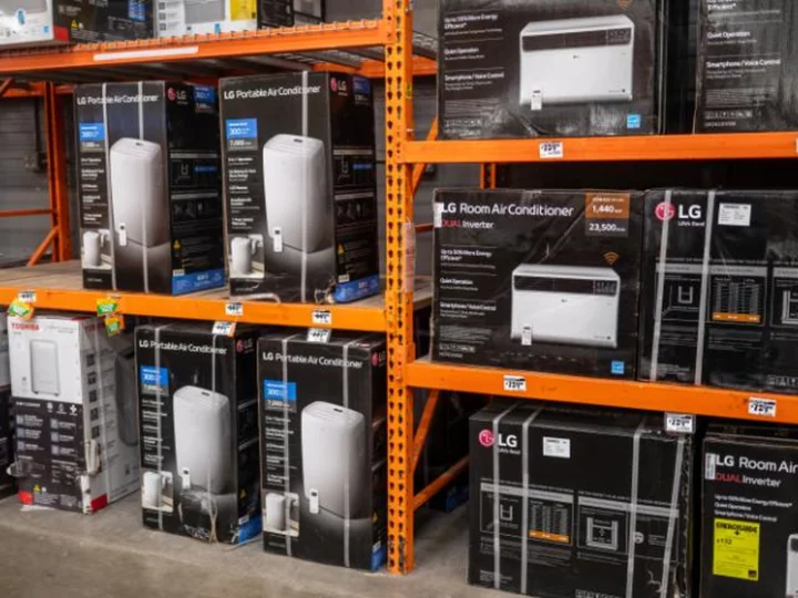 Amazon is inundated with shoppers desperately trying to cool off