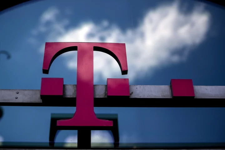 Deutsche Telekom Boosts Guidance After Beating Profit Estimates