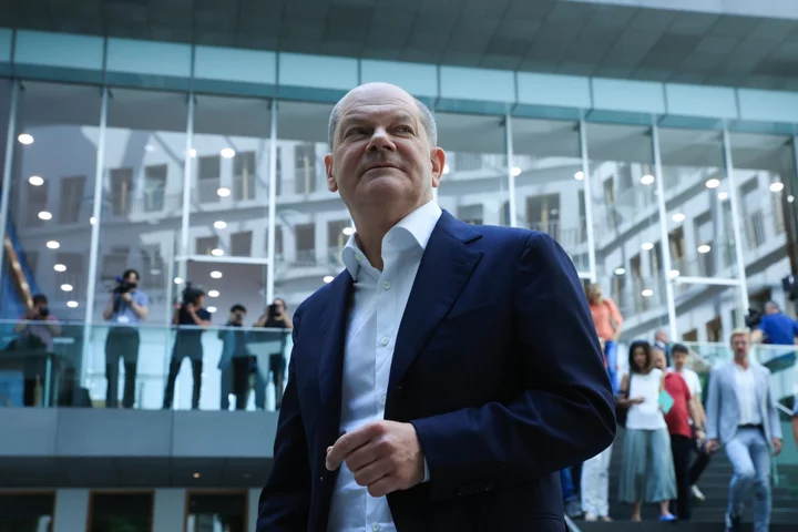 Most Germans Unhappy With Scholz, Coalition in YouGov-DPA Poll