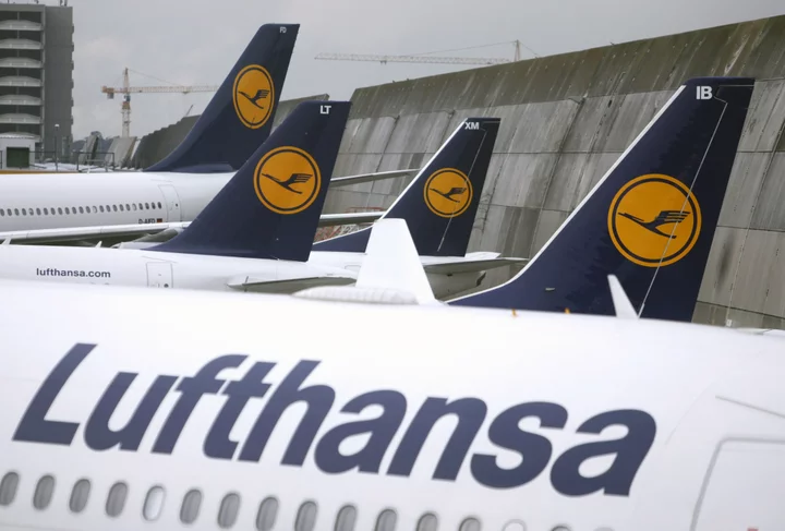 Lufthansa Takes Fight Over €6 Billion Covid Aid to Top EU Court