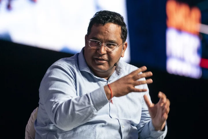 Paytm Founder Sharma to Buy 10.3% Stake From Ant Affiliate