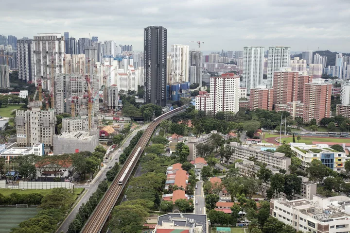 Singapore’s Surging Rents to Be Big Election Issue, Survey Shows