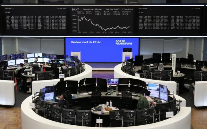 European shares rebound as Italy eases stance on bank levy