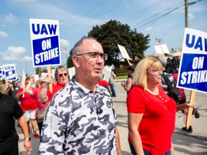 UAW President Fain to join President Biden on the picket line Tuesday in Michigan