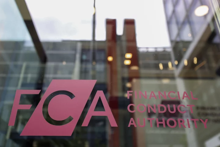 UK’s Financial Watchdog Says Fund Managers Need to Justify Fees