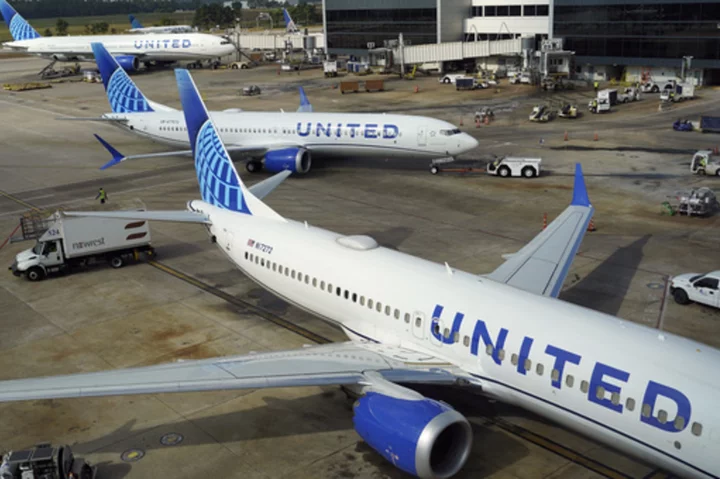 An equipment outage holds up United flights, but the airline and FAA say they're resuming
