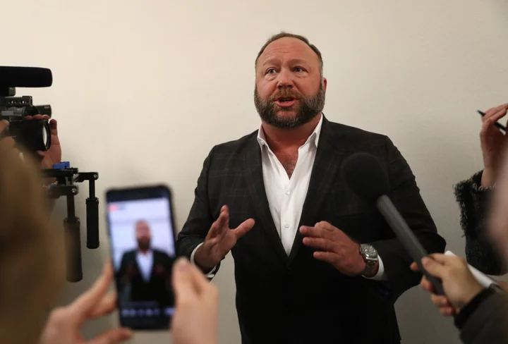 Sandy Hook Families Offer Alex Jones Two Ways Out of Bankruptcy