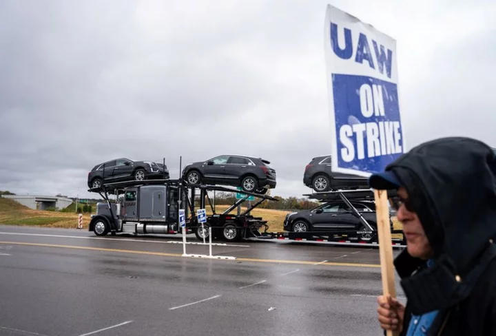 UAW workers at GM Tennessee plant reject tentative deal; overall count still in favor