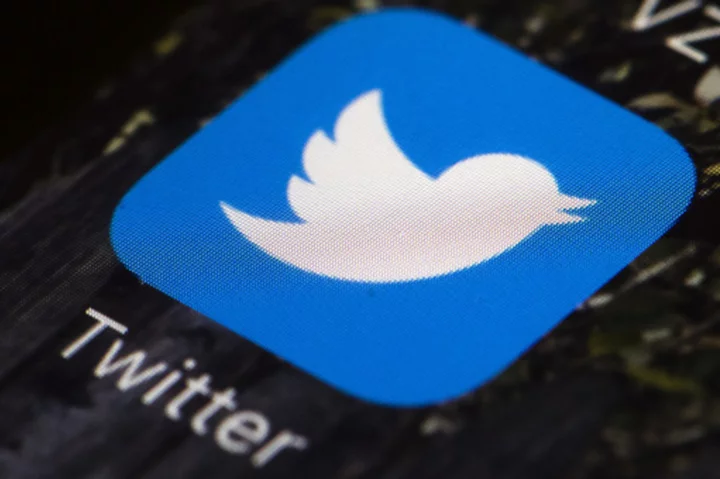 Musk says Twitter to change logo to 