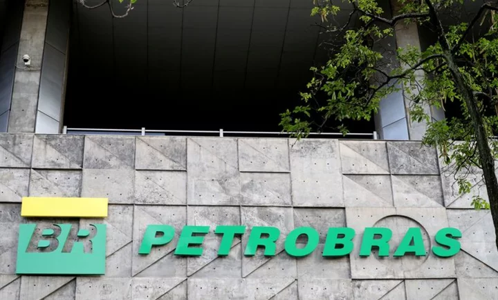 Petrobras decision on extra dividend should be made near year-end, says CFO