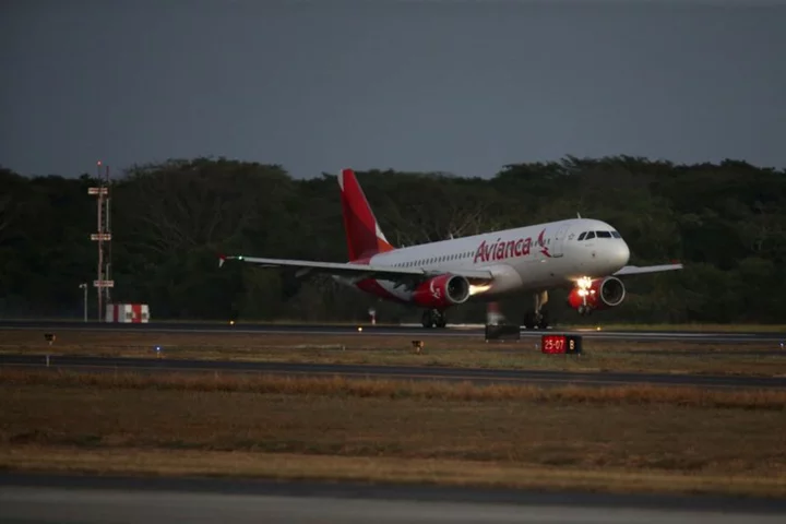 Colombia's Avianca backs down from Viva Air merger