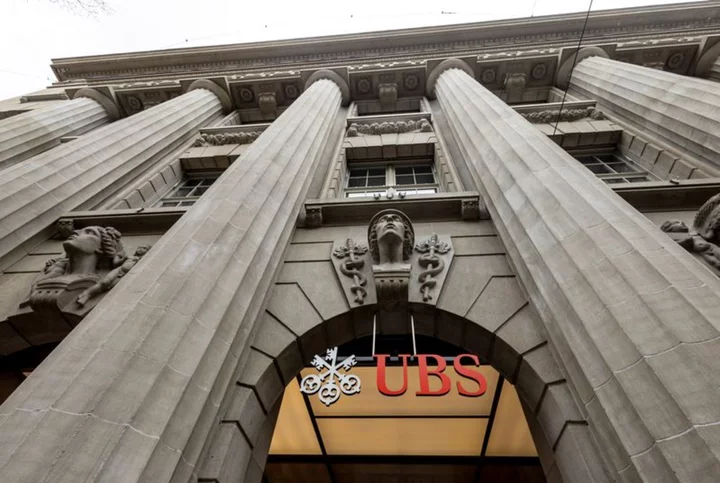 UBS in discussion with Swiss government for a loss protection agreement from Credit Suisse buy