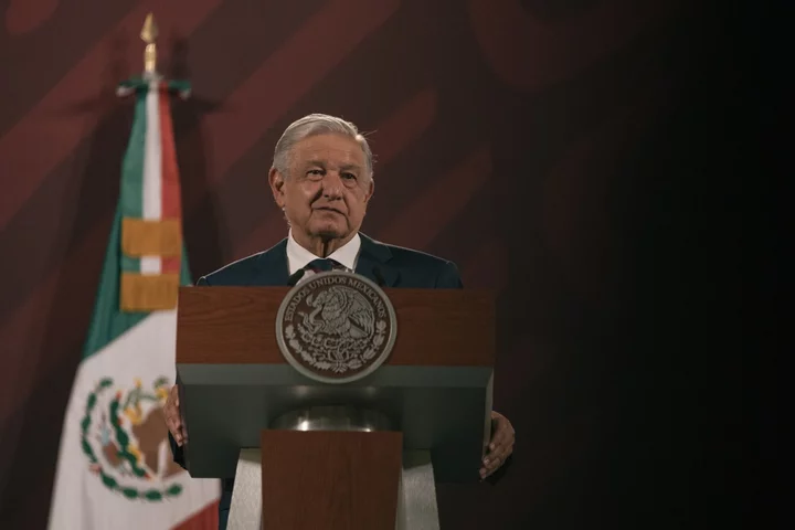 Mexico’s AMLO Proposes Work Training Plan for Foreign Migrants