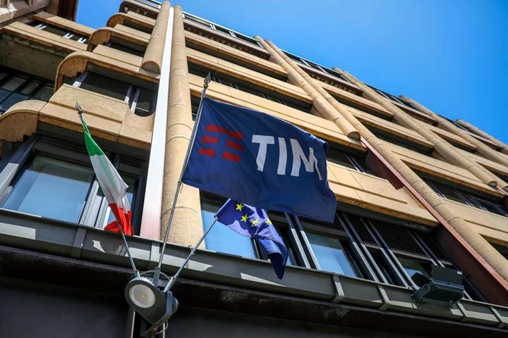 Italy Backs Telecom Deal in Meloni’s Latest Activist Push