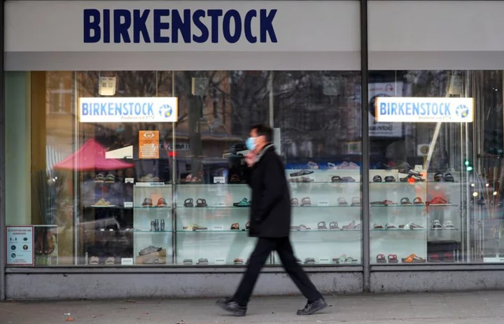 Birkenstock eyes pricing IPO at top of range -sources