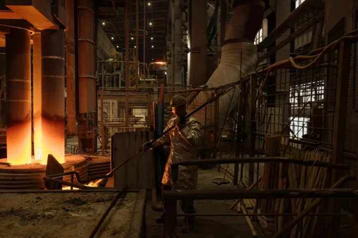 Ukraine's frontline steel industry fights to 'survive'