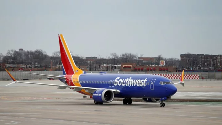 Southwest pilots vote to authorize strike
