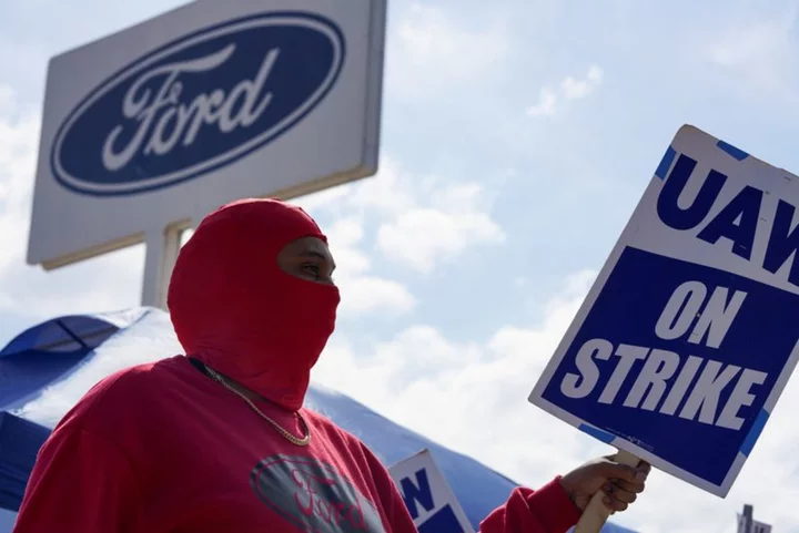 Ford says 'significant gaps' remain in UAW labor contract talks