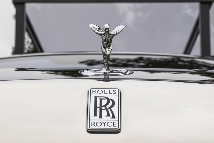 Rolls-Royce Set to Cut 2,500 Jobs as CEO Extends Efficiency Push