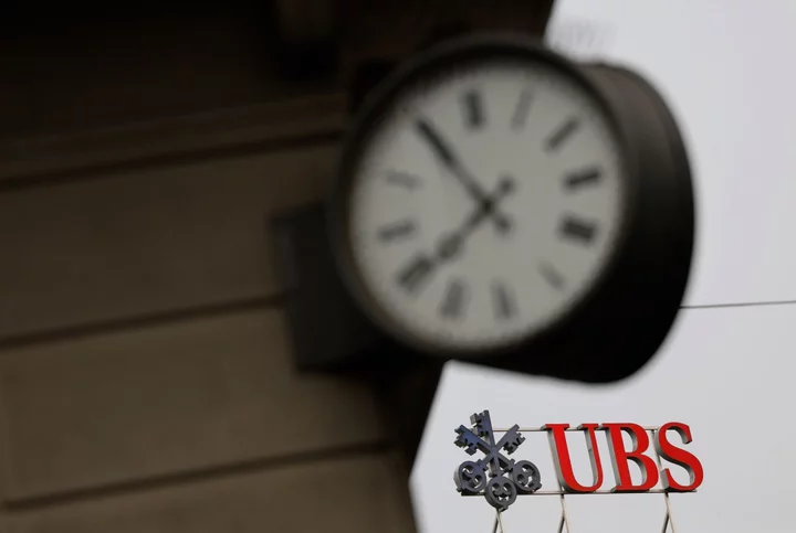 UBS Considers Delaying 2nd-Quarter Results Until End-August: FT